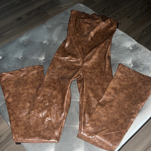 Faux leather jumpsuit - Picture 3 of 4